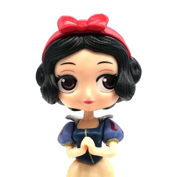 Disney theme bracelets with Snow White figurine included. - Picture 3 of 6